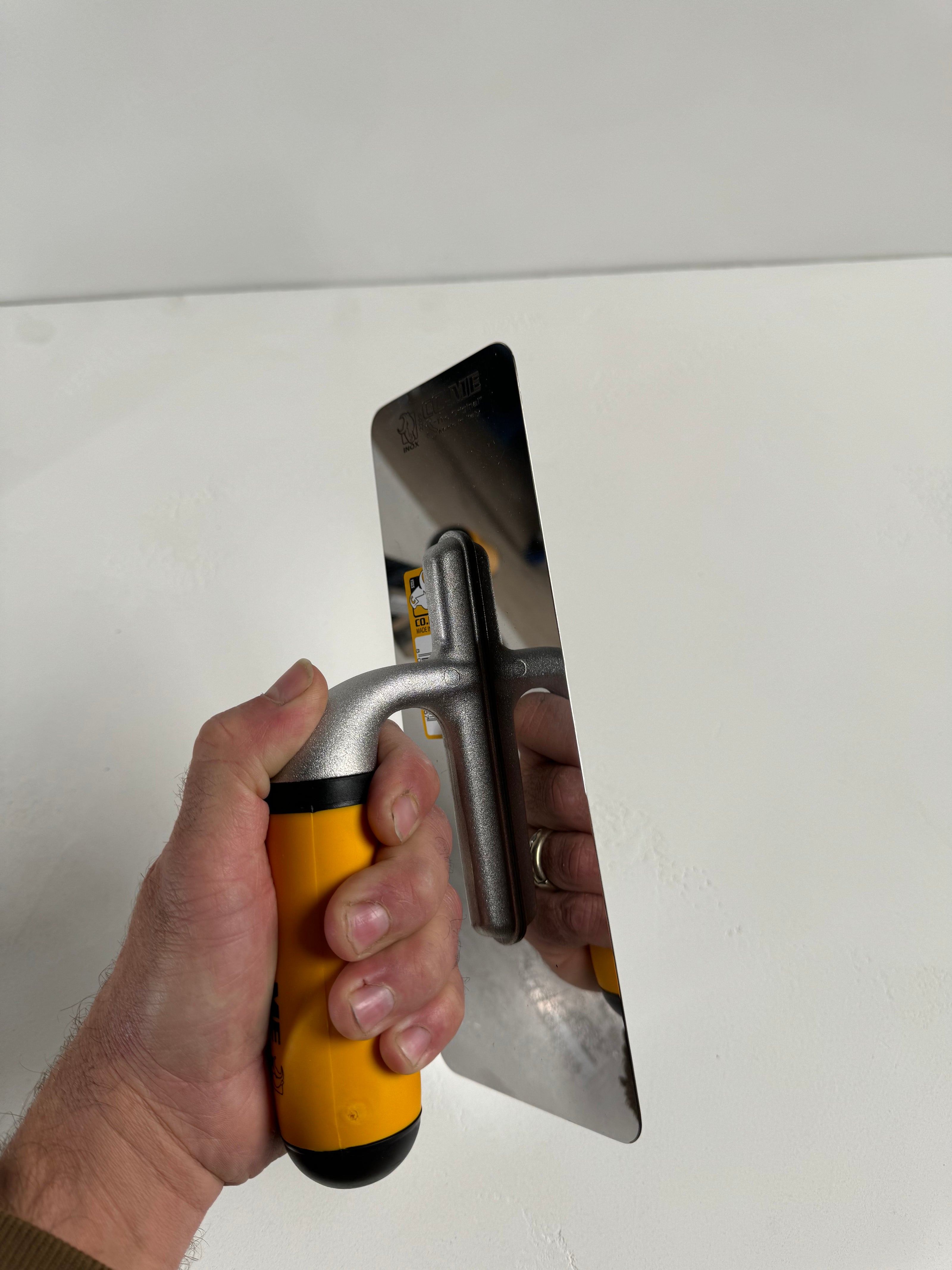 381LU    Stainless steel, mirror-polished 3 sizes available